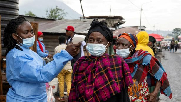 FILE PHOTO: Goma tightens northern border health checks after Ebola case confirmed