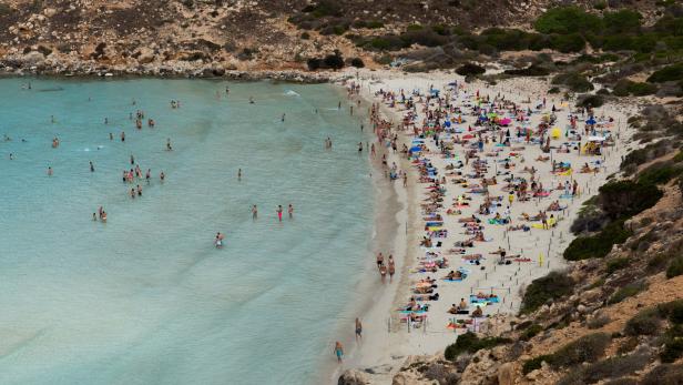 Italys tourist hotspots face summer crowds amid overtourism concerns