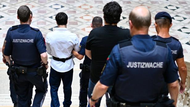 ++ THEMENBILD ++ JUSTIZWACHE / JUSTIZ / GERICHT / STRAFVOLLZUG / HAFT