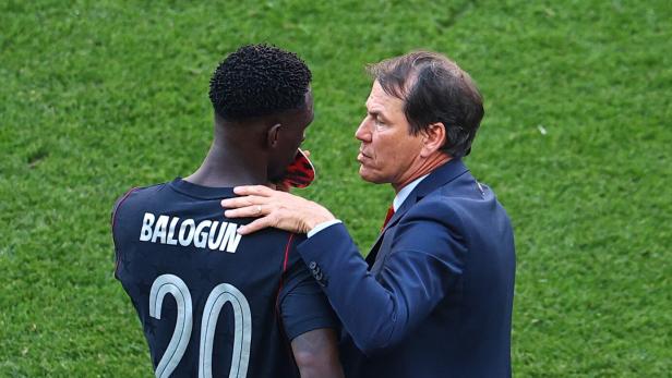 Balogun sprach mit Belgiens Trainer Garcia