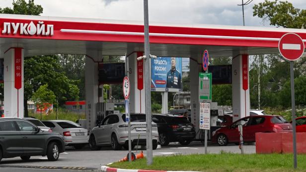 RUSSIA-UKRAINE-CONFLICT-FUEL-SHORTAGES