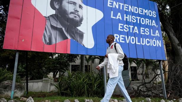 CUBA-HEALTH-DOCTORS-WAGE