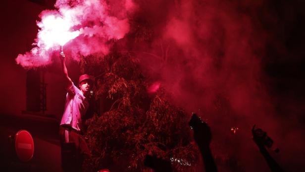 Fans in Paris watch FIFA World Cup 2026 quarterfinal match France vs Morocco