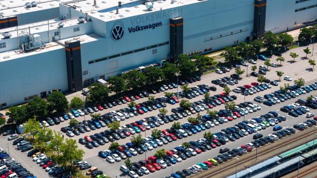 GERMANY-ECONOMY-INDUSTRY-AUTOMOBILE-LAYOFFS-UNIONS-PROTEST