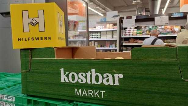 Eine Kiste des Kostbar Markts im SOMA-Markt des Hilfswerk.