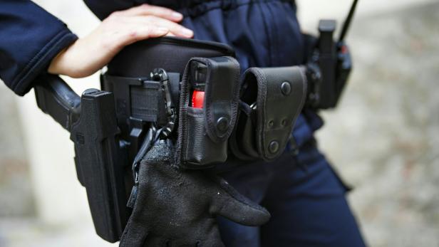 ++ THEMENBILD ++ "POLIZEI" : POLIZEIGÜRTEL