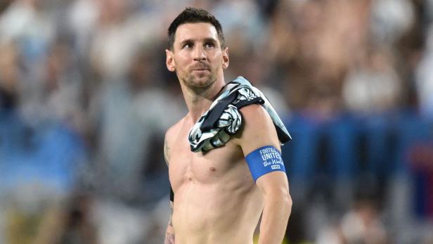 TOPSHOT-FBL-WC-2026-MATCH100-ARG-SUI