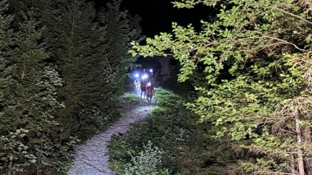 Nächtlicher Rettungseinsatz auf der Rax. Ein Paar aus Polen war in Bergnot geraten.