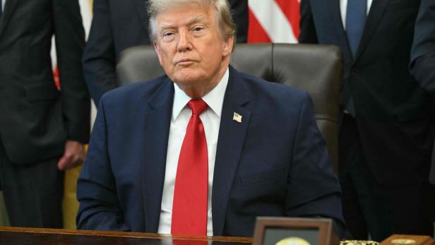 TOPSHOT-US-POLITICS-TRUMP