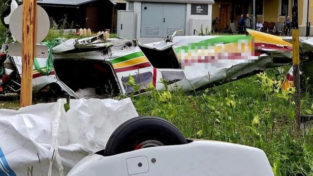 Das Wrack der Maschine vor dem Abtransport nach Wien zur Untersuchung.