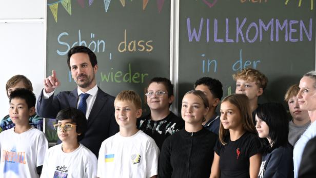 PK "NEUES IM NEUEN SCHULJAHR": WIEDERKEHR (NEOS)