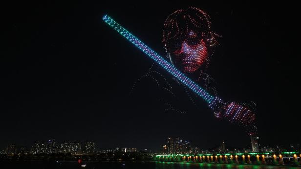 Star Wars-themed drone show lights up Seoul sky