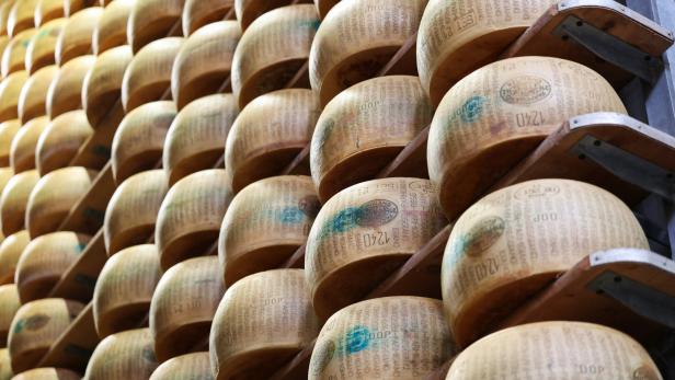 "Parmigiano Reggiano" producers insert a microchip into cheese to prevent imitations