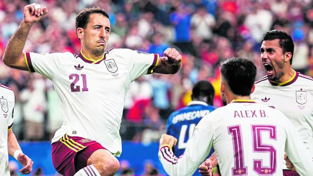 TOPSHOT-FBL-WC-2026-MATCH101-FRA-ESP