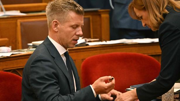 HUNGARY-POLITICS-PARLIAMENT-CONSTITUTION