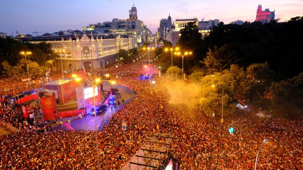 2 Millionen Menschen feierten auf den Straßen von Madrid.
