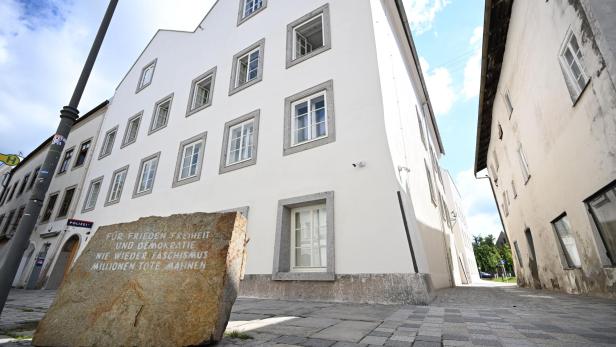 ++ THEMENBILD ++ UMGEBAUTES HITLERHAUS: POLIZEIZENTRUM BRAUNAU WIRD IM JULI ERÖFFNET