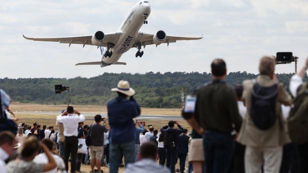BRITAIN-AVIATION-AEROSPACE-MANUFACTURING-SHOW