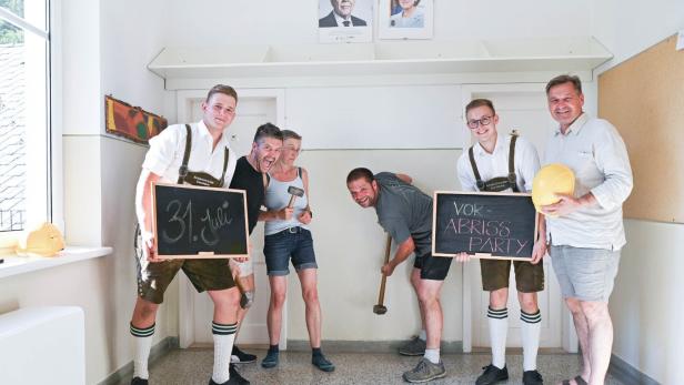 Abrissparty in Konradsheimer Volksschule 