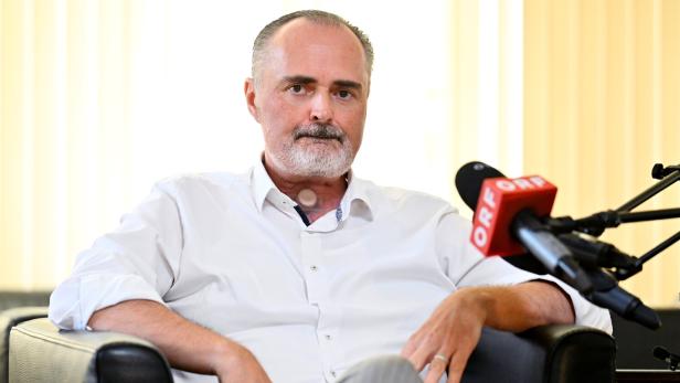 LAND BURGENLAND: "ERSTER PK-AUFTRITT NACH KEHLKOPF-ENTFERNUNG" MIT LH DOSKOZIL (SPÖ)