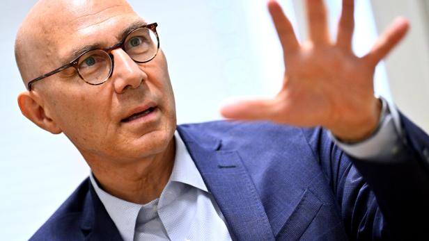 INTERVIEW: UNO-MENSCHENRECHTSKOMMISSAR TÜRK