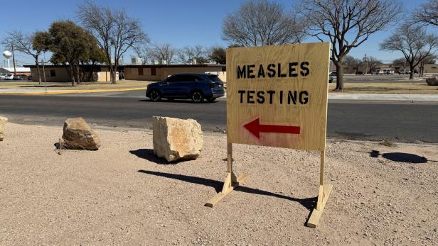 FILE PHOTO: US CDC reports five-fold increase in weekly measles cases as Texas outbreak grows