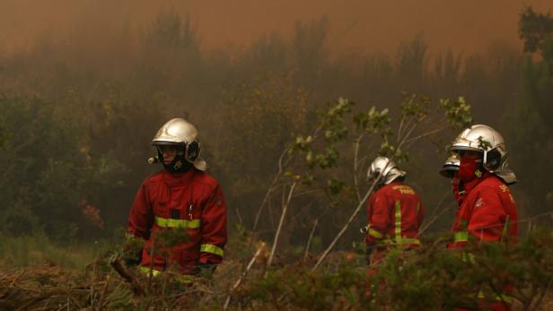 FRANCE-ENVIRONMENT-CLIMATE-WEATHER-WILDFIRE