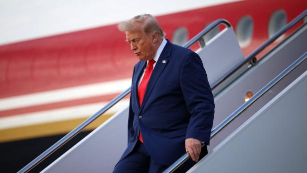 US-PRESIDENT-TRUMP-RETURNS-TO-THE-WHITE-HOUSE