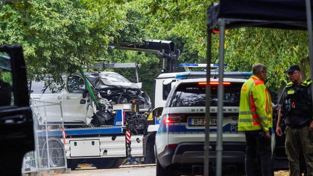 People mourn in Berlin after vehicle drives into CSD Pride event