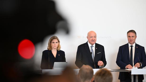 SOMMERMINISTERRAT: PRESSEFOYER - MEINL-REISINGER (NEOS) / STOCKER (ÖVP) / BABLER (SPÖ)