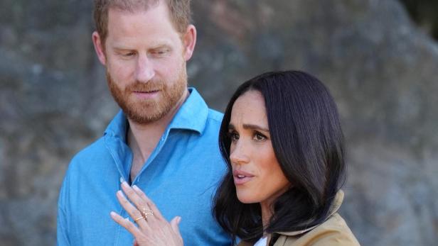 Harry and Meghan attend the Scar Tree Walk