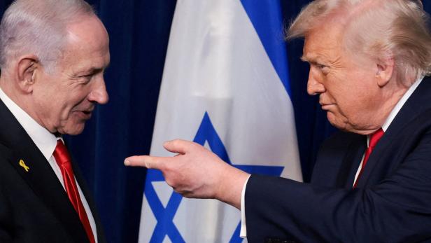 FILE PHOTO: U.S. President Trump meets Israeli PM Netanyahu at Trumps Mar-a-Lago club, in Palm Beach