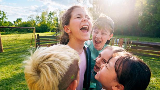 Eine Gruppe von Kindern 