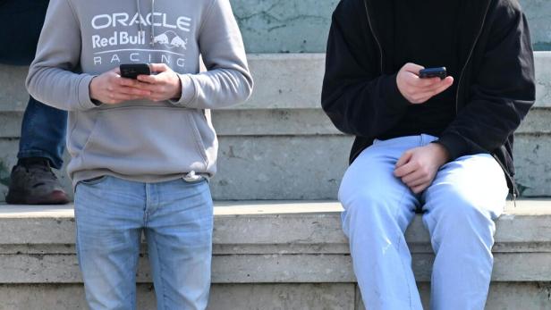 ++ THEMENBILD ++ SOCIAL-MEDIA-VERBOT: REGIERUNGSEINIGUNG ZEICHNET SICH AB