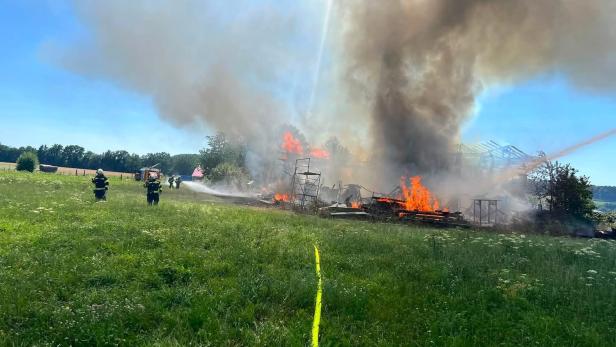 Feuer auf Feld
