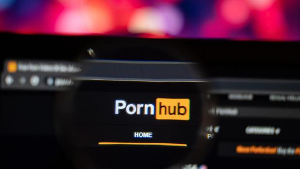 Social-Media-Verbot: Auch Betreiber von Erwachsenenfilm-Plattformen betroffen