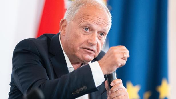 VERANSTALTUNG INNENMINISTERIUM "EINE EINHEIT. EIN AUFTRAG. 20 JAHRE ZUSAMMENLEGUNG GENDARMERIE UND POLIZEI": STRASSER