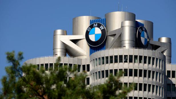 FILES-GERMANY-AUTOMOBILE-BMW-INDUSTRY-EARNINGS