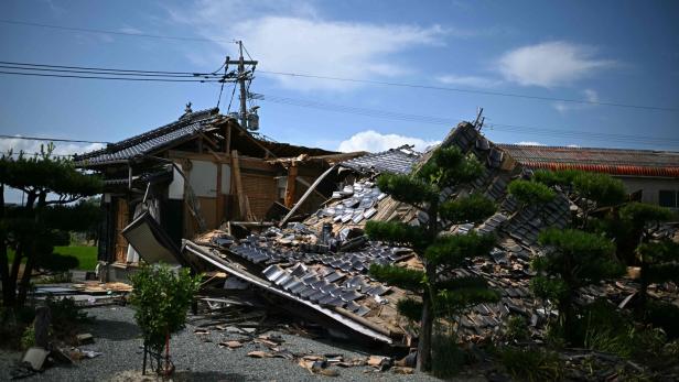 TOPSHOT-JAPAN-EARTHQUAKE