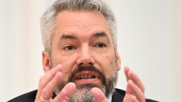 Karl Nehammer, Vizepräsident der Europäischen Investitionsbank