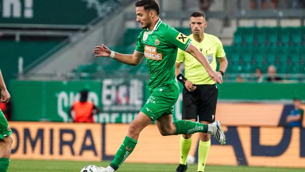 Rapid: Rapids Stürmer Ercan Kara führt den Ball