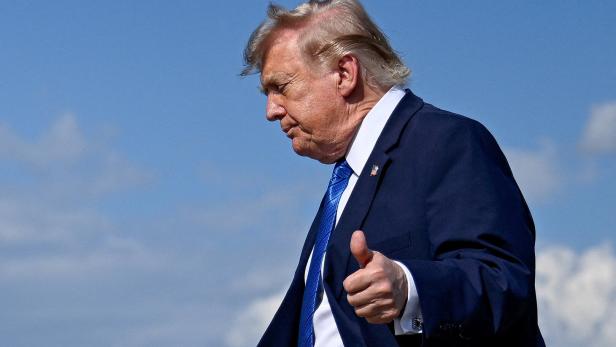 FILE PHOTO: U.S. President Trump arrives at Morristown Municipal Airport
