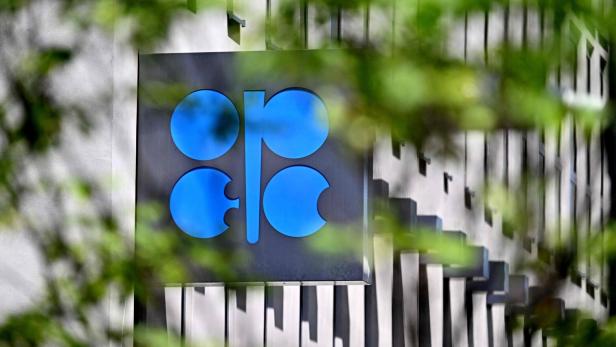 FILES-AUSTRIA-OPEC-ECONOMY-POLITCS-ENERGY-OIL-INCREASE
