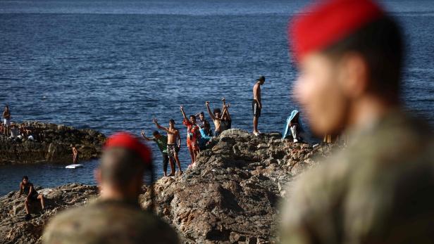 TOPSHOT-SPAIN-MOROCCO-MIGRATION-CEUTA