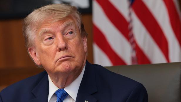 US-PRESIDENT-TRUMP-HOSTS-CABINET-MEETING-AT-CAMP-DAVID