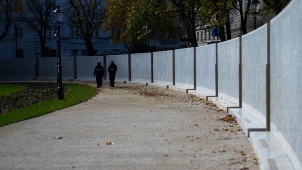 FOTOTERMIN ANL. DER ERÖFFNUNG DER SHOAH NAMENSMAUERN GEDENKSTÄTTE