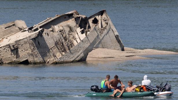Low Danube water levels raise concerns over Serbia's electricity supply