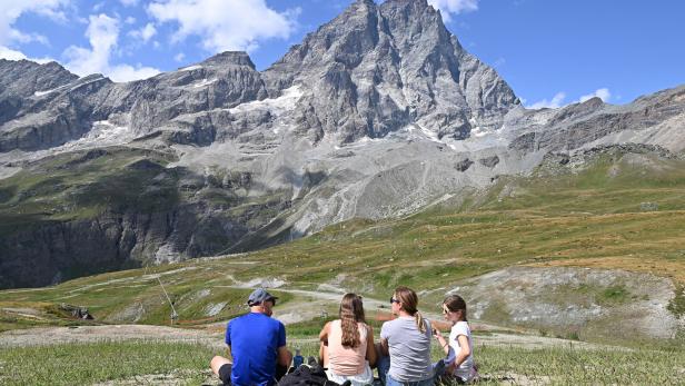 Summer skiing is suspended at the Matterhorn resport due to heatwave in the Alps