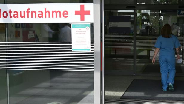 ++ THEMENBILD ++ NOTAUFNAHME / KRANKENHAUS / SPITAL