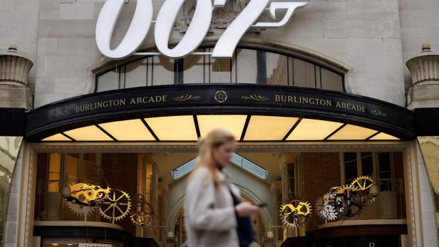 FILES-US-BRITAIN-FILM-CINEMA-AMAZON-BOND